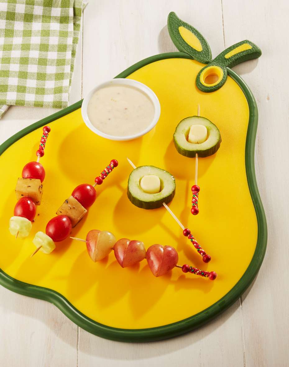 Fruits, vegetables and cheese brochettes