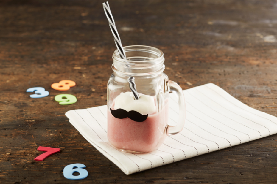 Cooking activity: Moustached Fruit Smoothie